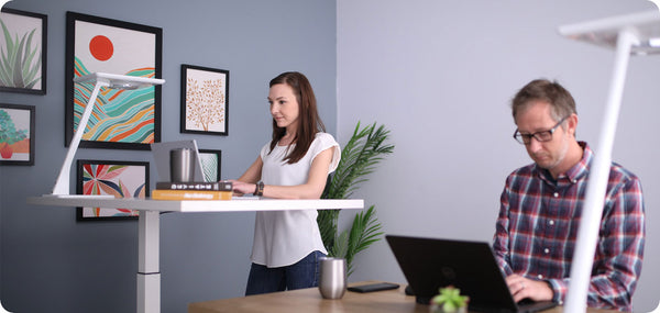 Height-adjustable desks - a must-have in the office?