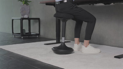 Ergonomischer Sitz- & Stehhocker DESKSPACE Wobble– Höhenverstellbar mit Wipp- und Wackelfunktion, ideal gegen Rücken- und Nackenschmerzen im Büro